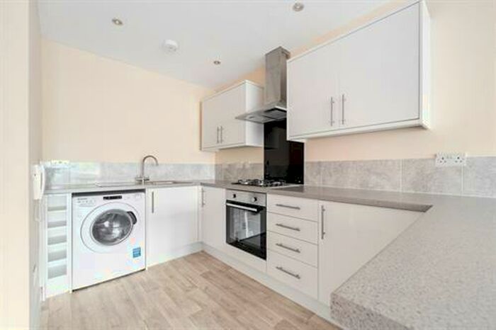 3 Bedroom Maisonette To Rent In Hunters Court, Hunters Way, Leeds, LS15