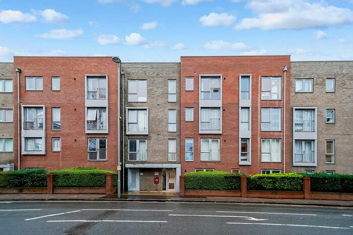 2 Bedroom Flat To Rent In High Road Leyton, London, E10