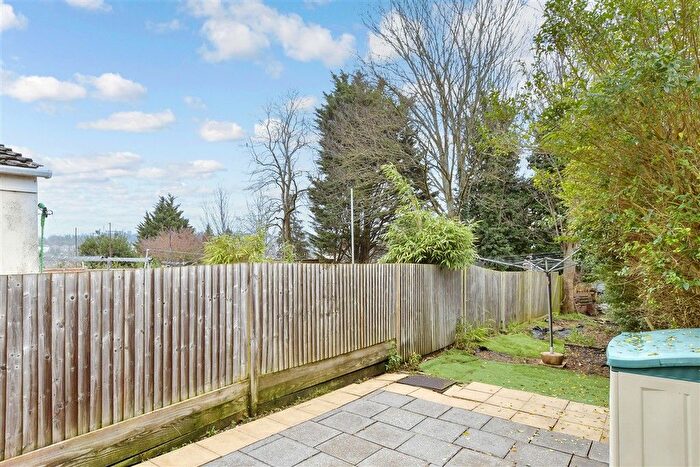 2 Bedroom Terraced House For Sale In Magpie Hall Road, Chatham, Kent, ME4