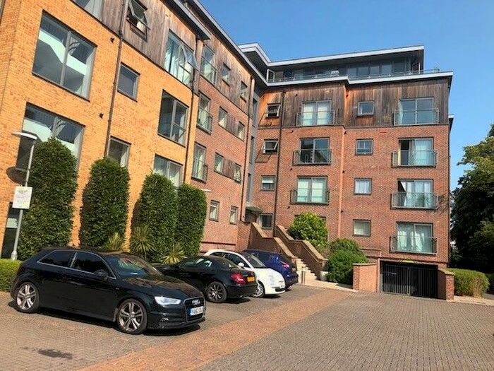 2 Bedroom Flat To Rent In Priory Point, Southcote Lane, Reading, RG30