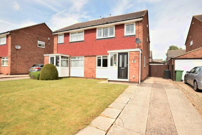 3 Bedroom Semi-Detached House To Rent In Invargarry Close, Garforth, Leeds, LS25