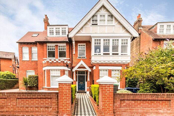 2 Bedroom Flat To Rent In Blakesley Avenue, Ealing, W5