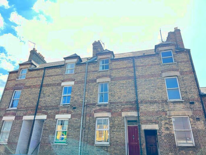 2 Bedroom Maisonette To Rent In Cowley Road, Oxford, OX4