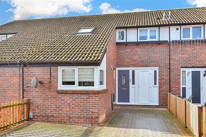 3 Bedroom Terraced House For Sale In Aisher Road, London, SE28