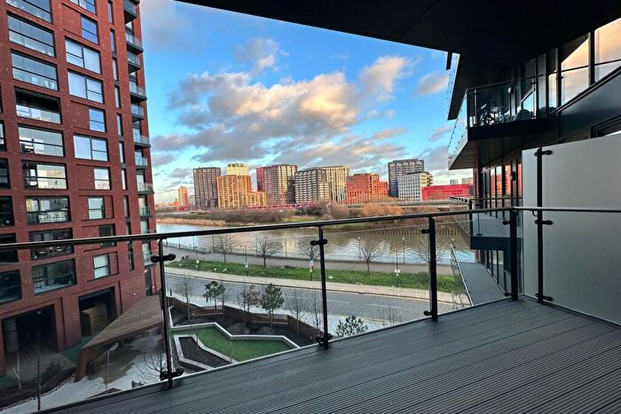 2 Bedroom Apartment To Rent In Handlebury House, Leamouth Road, E14