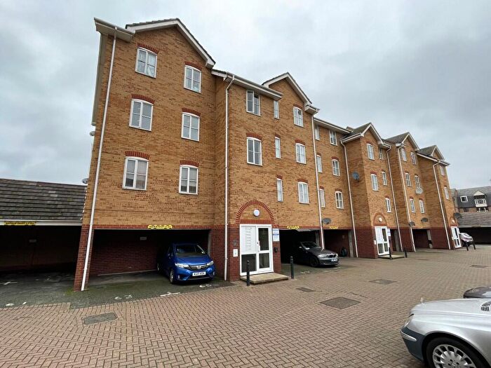 1 Bedroom Flat For Sale In Timber Court, Grays, Essex, RM17