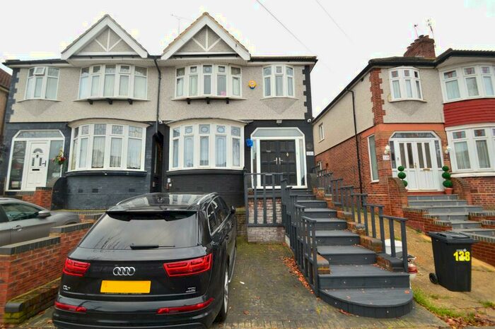 3 Bedroom Semi-Detached House For Sale In Herent Drive, Clayhall, IG5