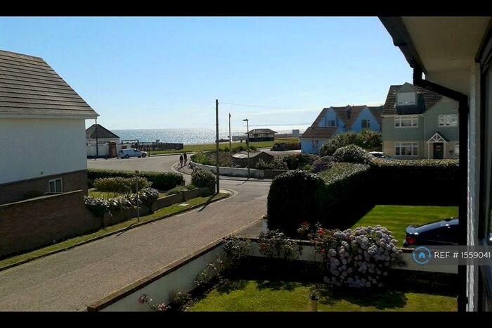 4 Bedroom Detached House To Rent In Castle Close, Milford, SO41