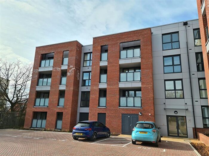 2 Bedroom Flat To Rent In Heaton House, Thurston Way, Borehamwood, WD6
