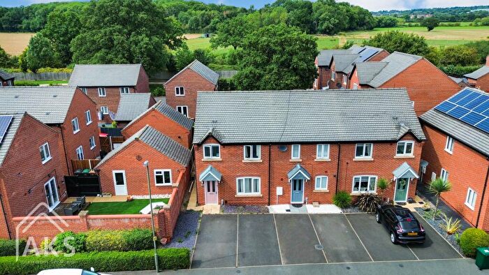 3 Bedroom End Of Terrace House For Sale In Merevale Way, Stenson Fields, DE24