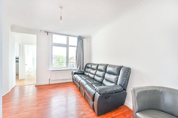 2 Bedroom Flat To Rent In Greenford Road, Greenford, UB6