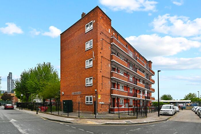 2 Bedroom Flat For Sale In Arthur Deakin House, Shoreditch, E1