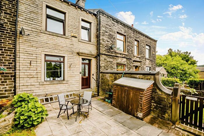 2 Bedroom Terraced House To Rent In Brook Lane, Golcar, Huddersfield, West Yorkshire, HD7