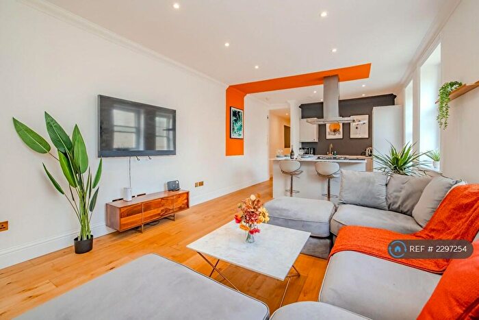 2 Bedroom Flat To Rent In Adelaide Mansions, Hove, BN3