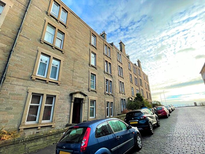 2 Bedroom Flat To Rent In Forest Park Road, Dundee, DD1