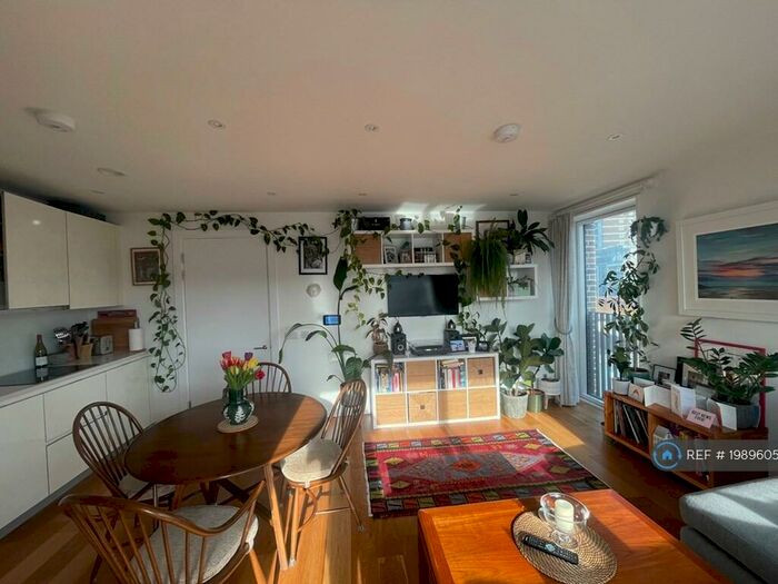 2 Bedroom Flat To Rent In Clift House, London, N1