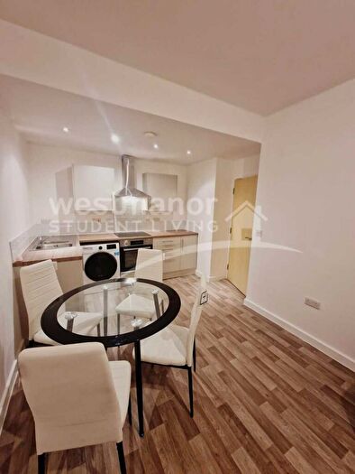 3 Bedroom Flat To Rent In Charlesworth House, Charles Street, Leicester, LE1