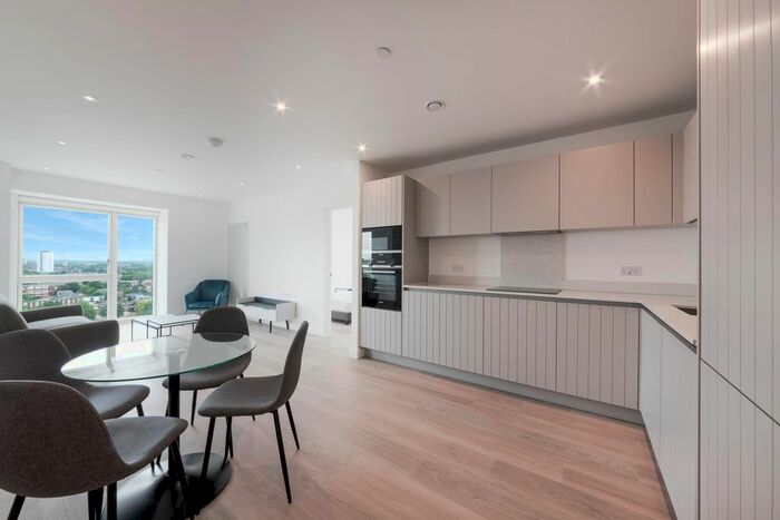 2 Bedroom Flat To Rent In Botanist House, Royal Eden Docks, London, E16