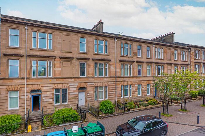 4 Bedroom Apartment For Sale In McCulloch Street, Pollokshields, G41