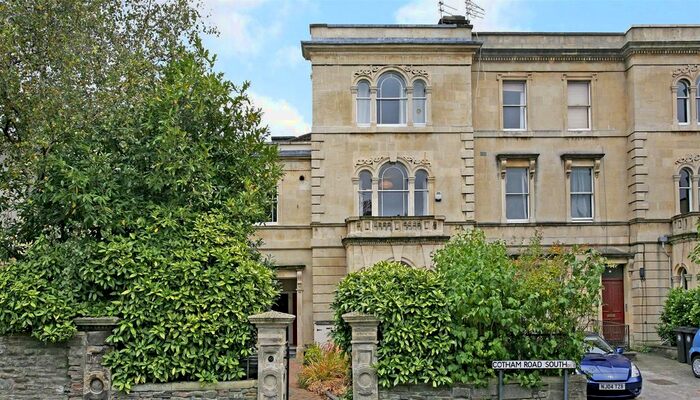 2 Bedroom Flat To Rent In Cotham Road, Cotham, Bristol, BS6