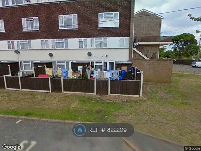 2 Bedroom Maisonette To Rent In Kildare Close, Bordon, GU35