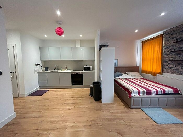 1 Bedroom Flat To Rent In Duval House, UB7