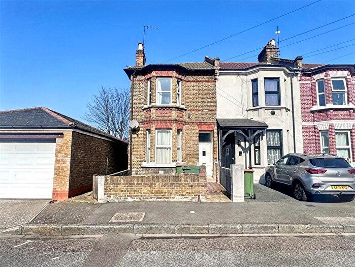 2 Bedroom Maisonette To Rent In Salisbury Road, Forest Gate, E7