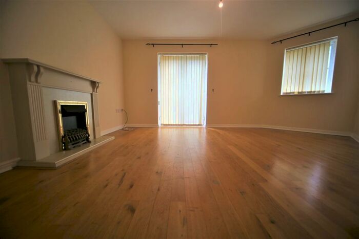 2 Bedroom Apartment To Rent In Scholars Walk, Langley, Slough, SL3