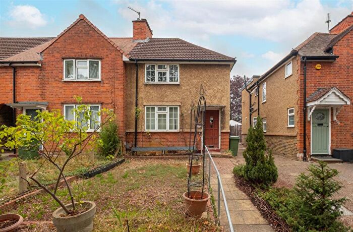 2 Bedroom End Of Terrace House For Sale In Summer Road, Thames Ditton, KT7
