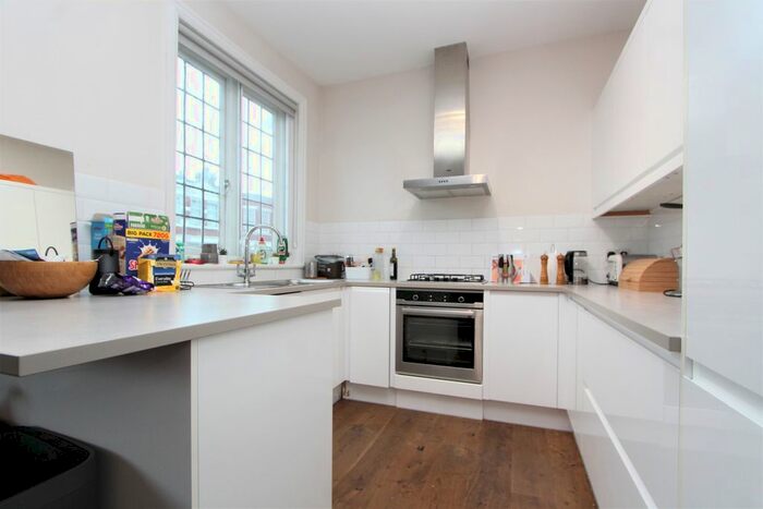 2 Bedroom Flat To Rent In Muswell Hill Broadway, London, N10