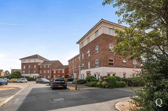 2 Bedroom Flat For Sale In Amethyst Drive, Sittingbourne, Kent, ME10