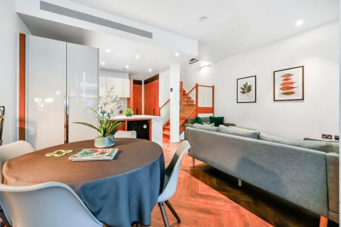 2 Bedroom Flat To Rent In Capital Building, Embassy Gardens, London, SW11