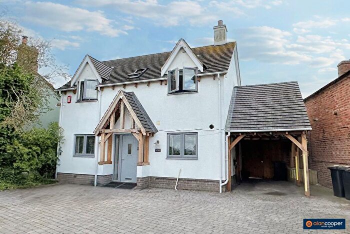 4 Bedroom Detached House For Sale In Wolvey Road, Bulkington, CV12
