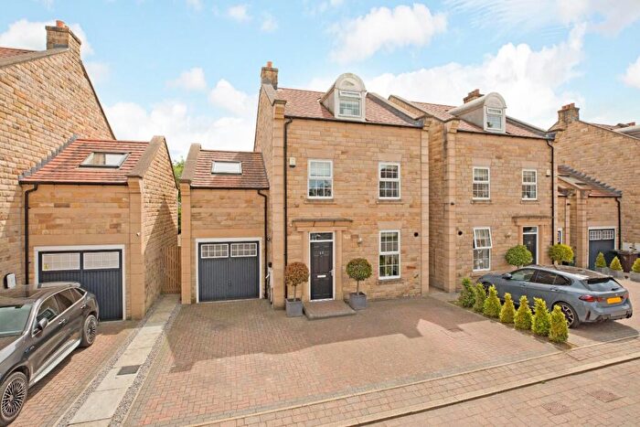 4 Bedroom Detached House For Sale In Scalebor Gardens, Burley In Wharfedale, LS29