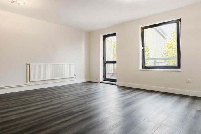 2 Bedroom Flat To Rent In New Chapel Square, Feltham, TW13