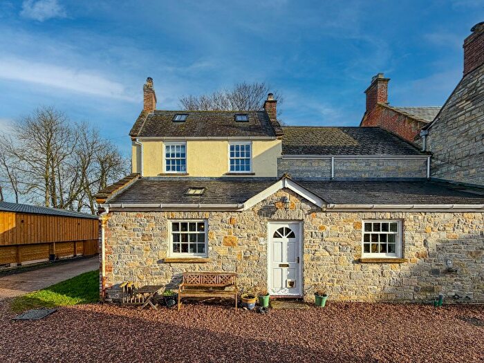 3 Bedroom Semi Detached House To Rent In Newport Manor, Wrantage, TA3