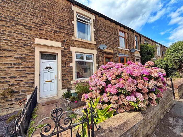 2 Bedroom Terraced House For Sale In The Avenue, Hadfield, Glossop, Derbyshire, SK13