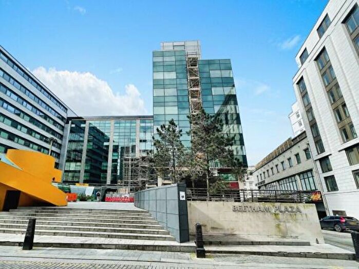 2 Bedroom Apartment To Rent In Beetham Plaza, L2