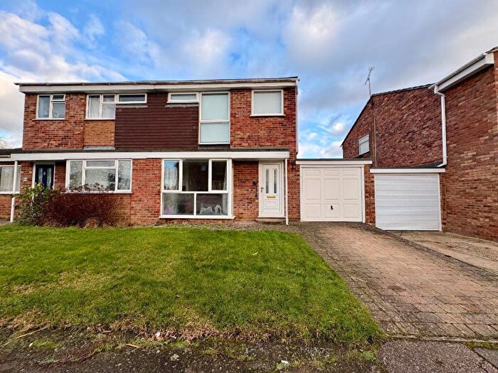 3 Bedroom Semi-Detached House For Sale In Hunts Path, Oakley, MK43