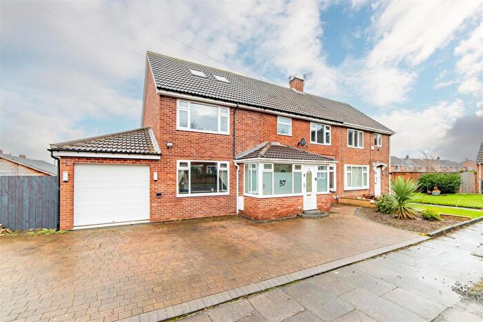 5 Bedroom Semi Detached House For Sale In Wilton Drive, Whitley Bay, NE25