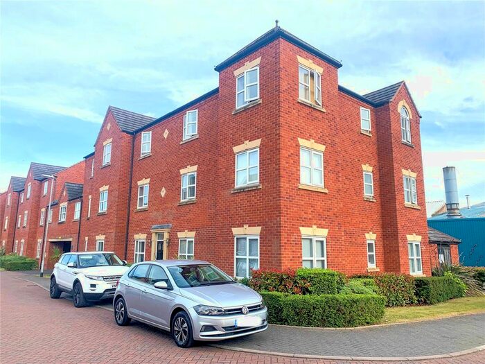 2 Bedroom Flat To Rent In Wester Court, Leven Road, Tamworth, Staffordshire, B77