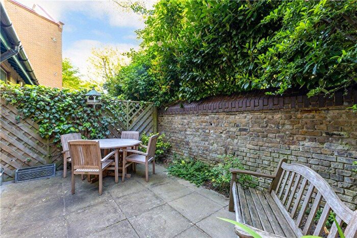2 Bedroom Flat For Sale In Bridgeport Place, London, E1W