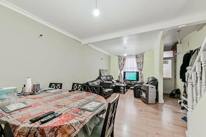 3 Bedroom Terraced House For Sale In Upton Park, Upton Park, London, E13