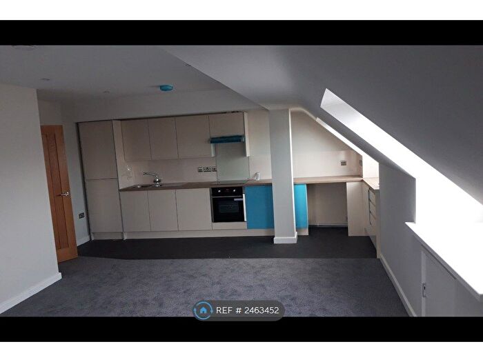 2 Bedroom Flat To Rent In Loose Road, Maidstone, ME15