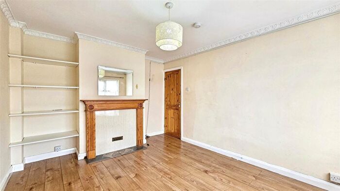 2 Bedroom Flat For Sale In London Road, Cheam, Sutton, SM3