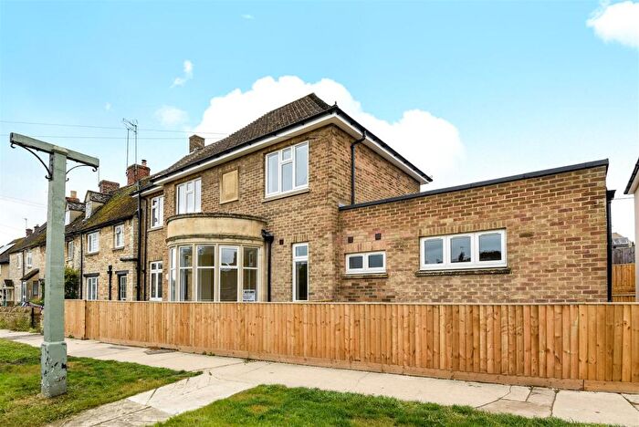 2 Bedroom Maisonette For Sale In Hailey Road, Witney, Oxfordshire, OX28