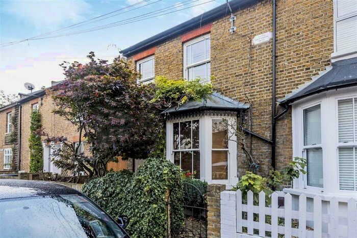 3 Bedroom Semi-Detached House To Rent In Railway Road, Teddington, TW11