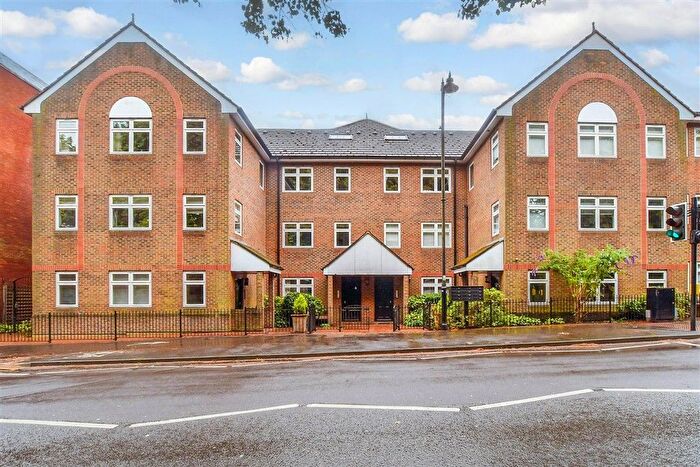 2 Bedroom Flat For Sale In Bell Street, Reigate, Surrey, RH2