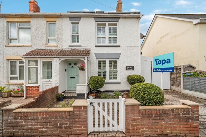 4 Bedroom Detached House For Sale In Glenville Road, Christchurch, BH23