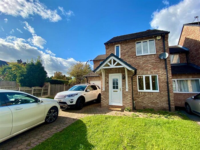 3 Bedroom Semi-Detached House To Rent In Trent Close, Edlington, Doncaster, DN12